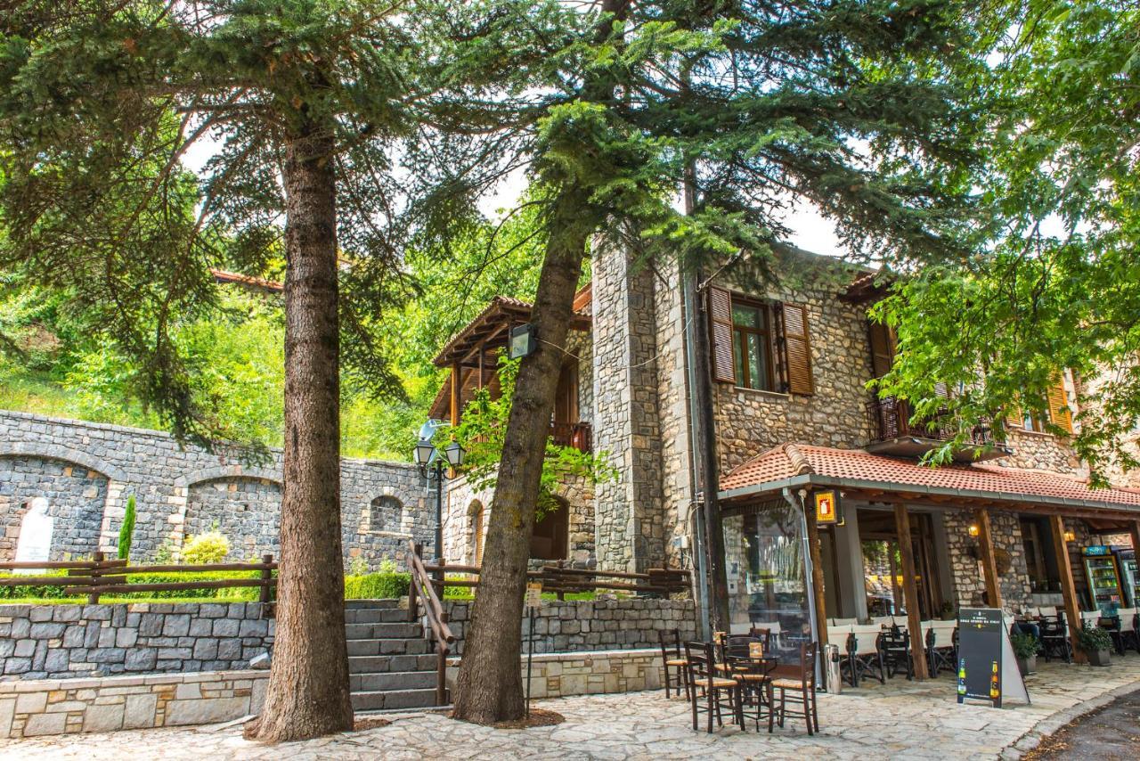 «Σκλάβας Χνάρι» Παραδοσιακός Ξενώνας Lejlighed Magouliana Eksteriør billede